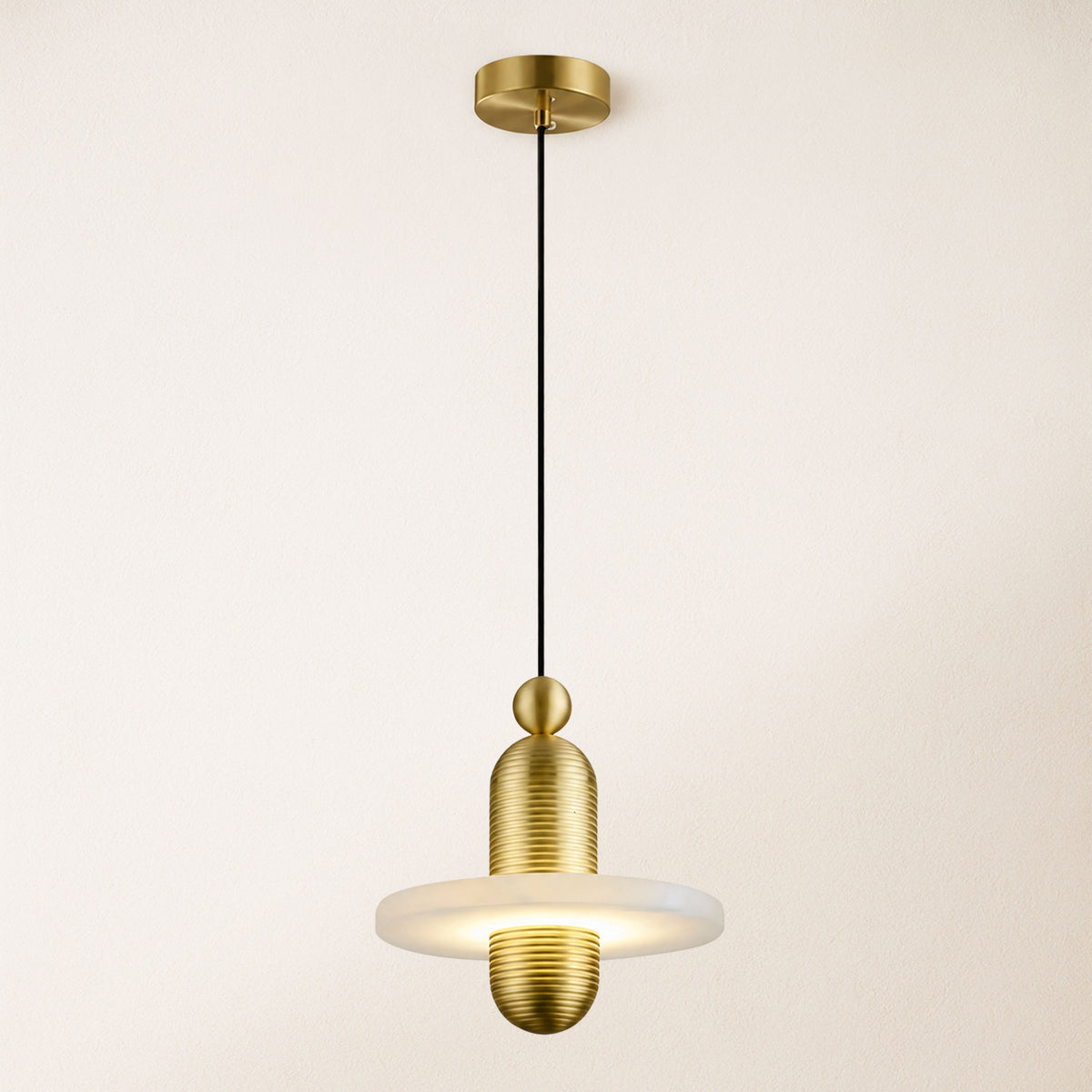 Median Mono Pendant Light