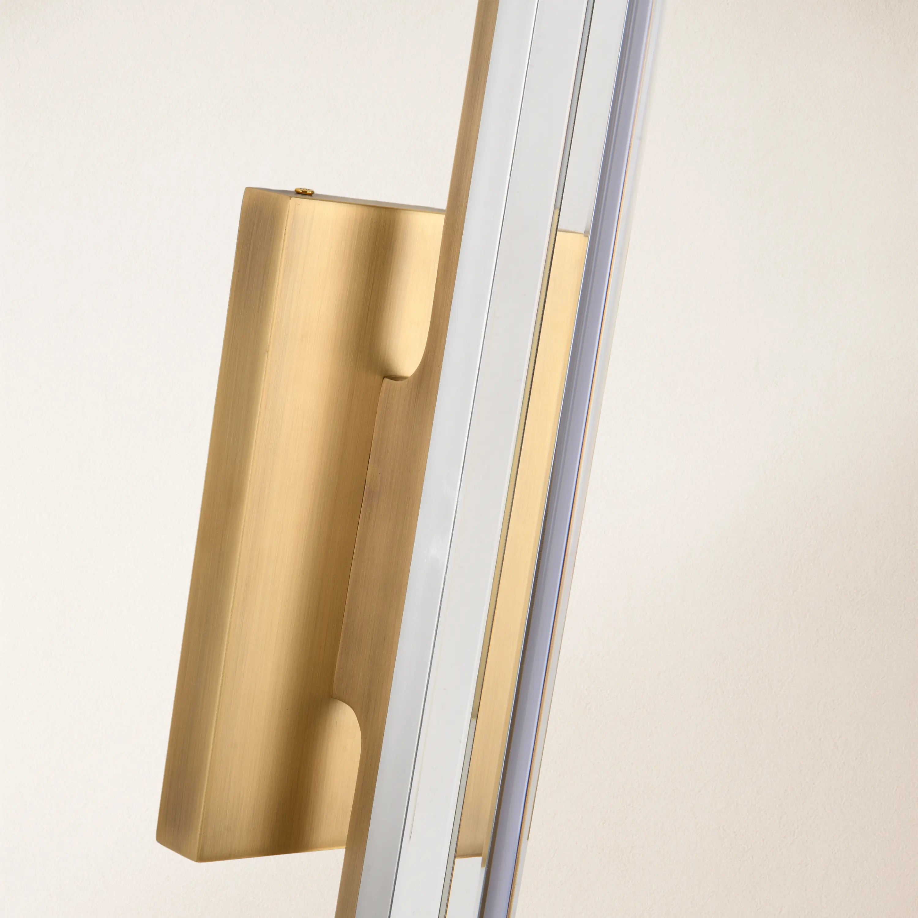 Clara Glow Crystal Single Wall Sconce 19"