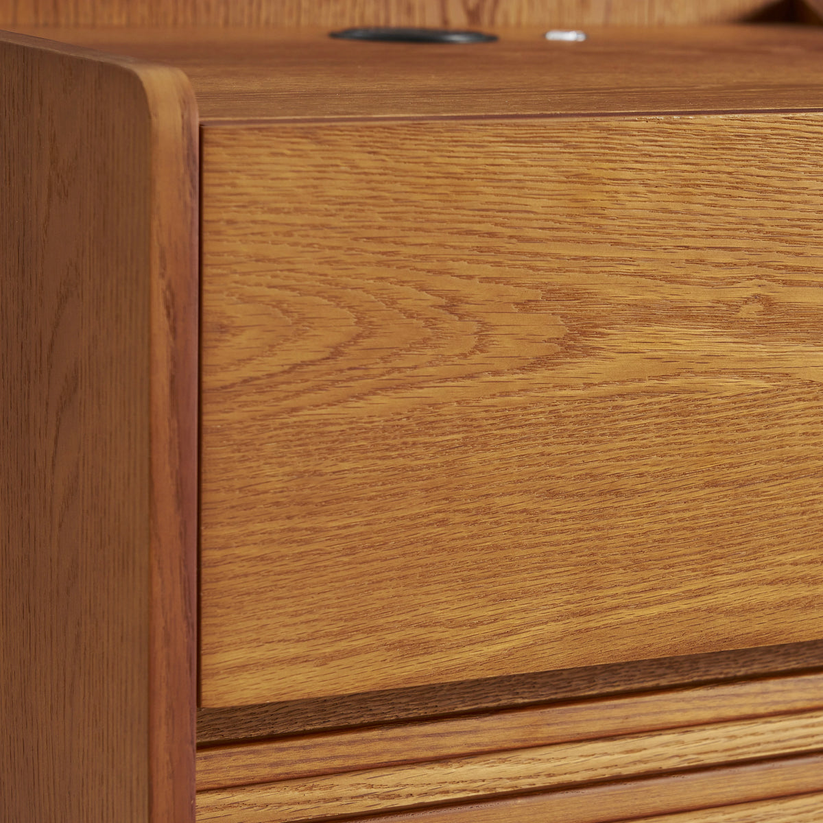 Devon Oak Nightstand 20“W