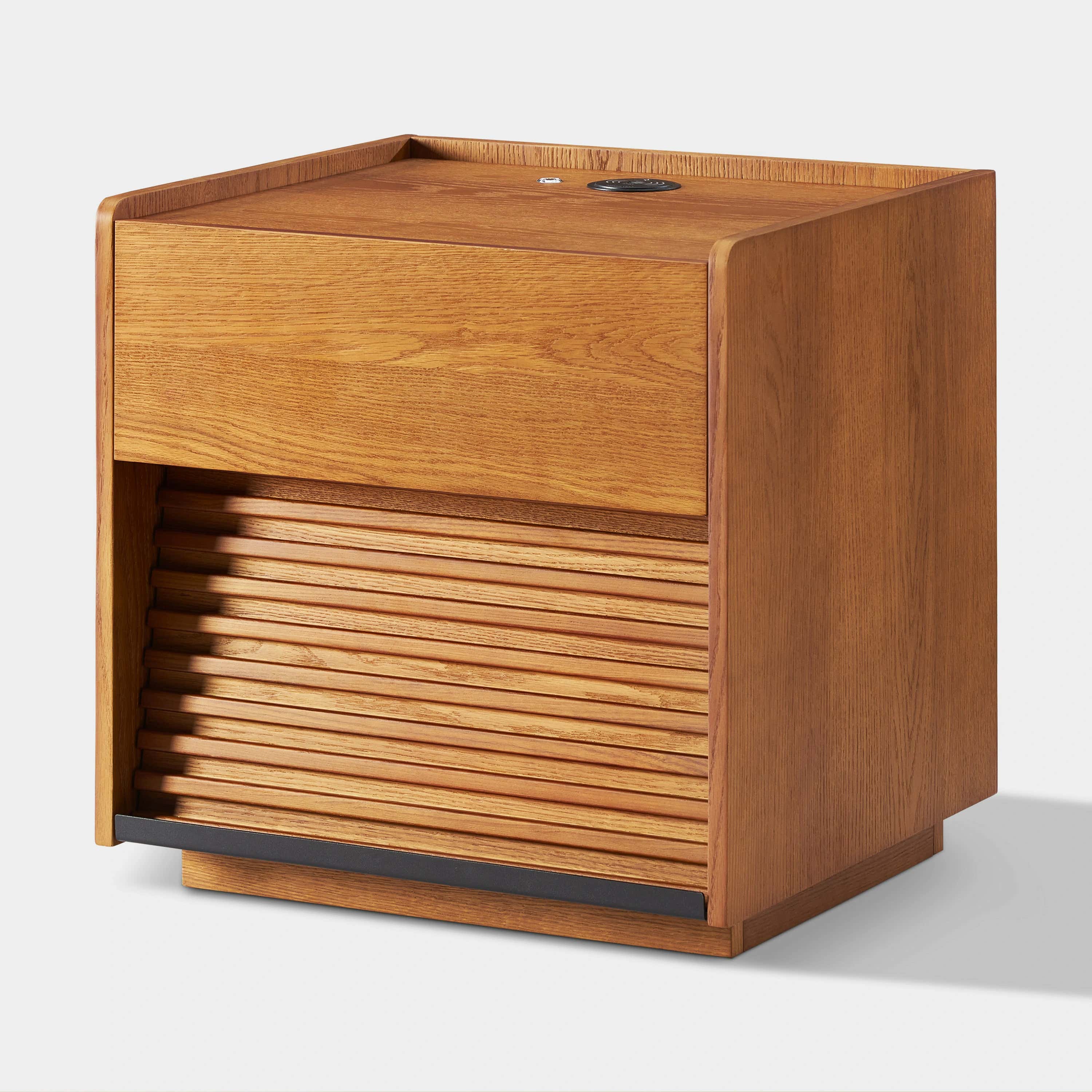 Devon Oak Nightstand 20“W