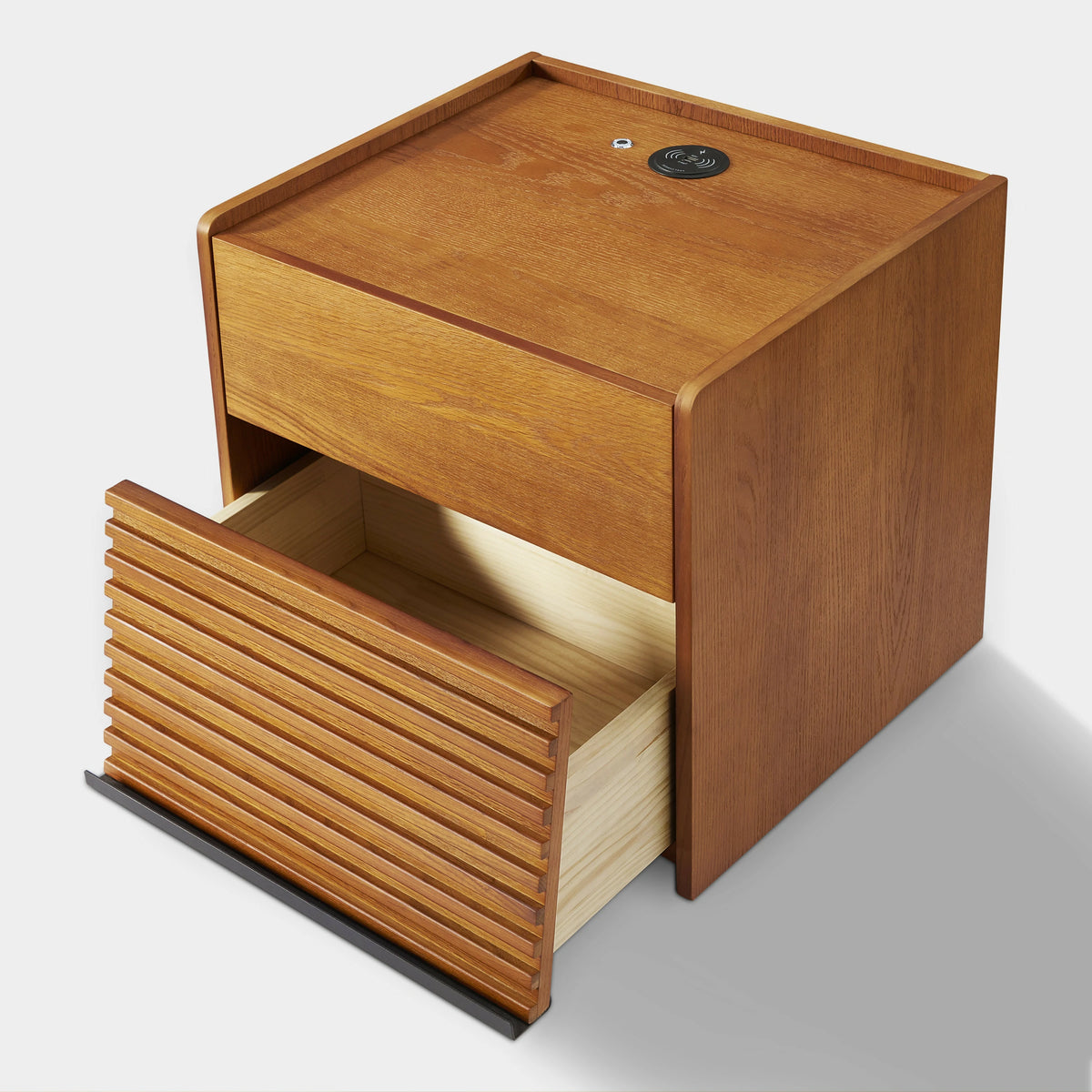Devon Oak Nightstand 20“W