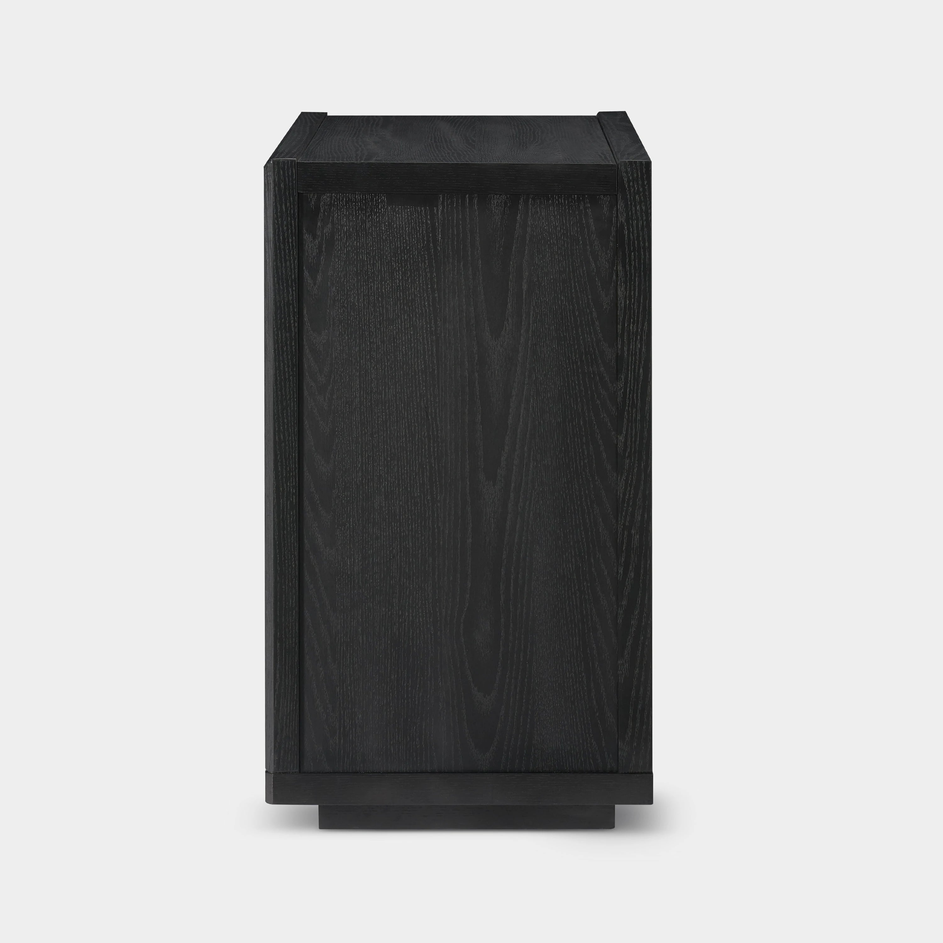 Alvar 32″ Oak 3-Drawer Chest