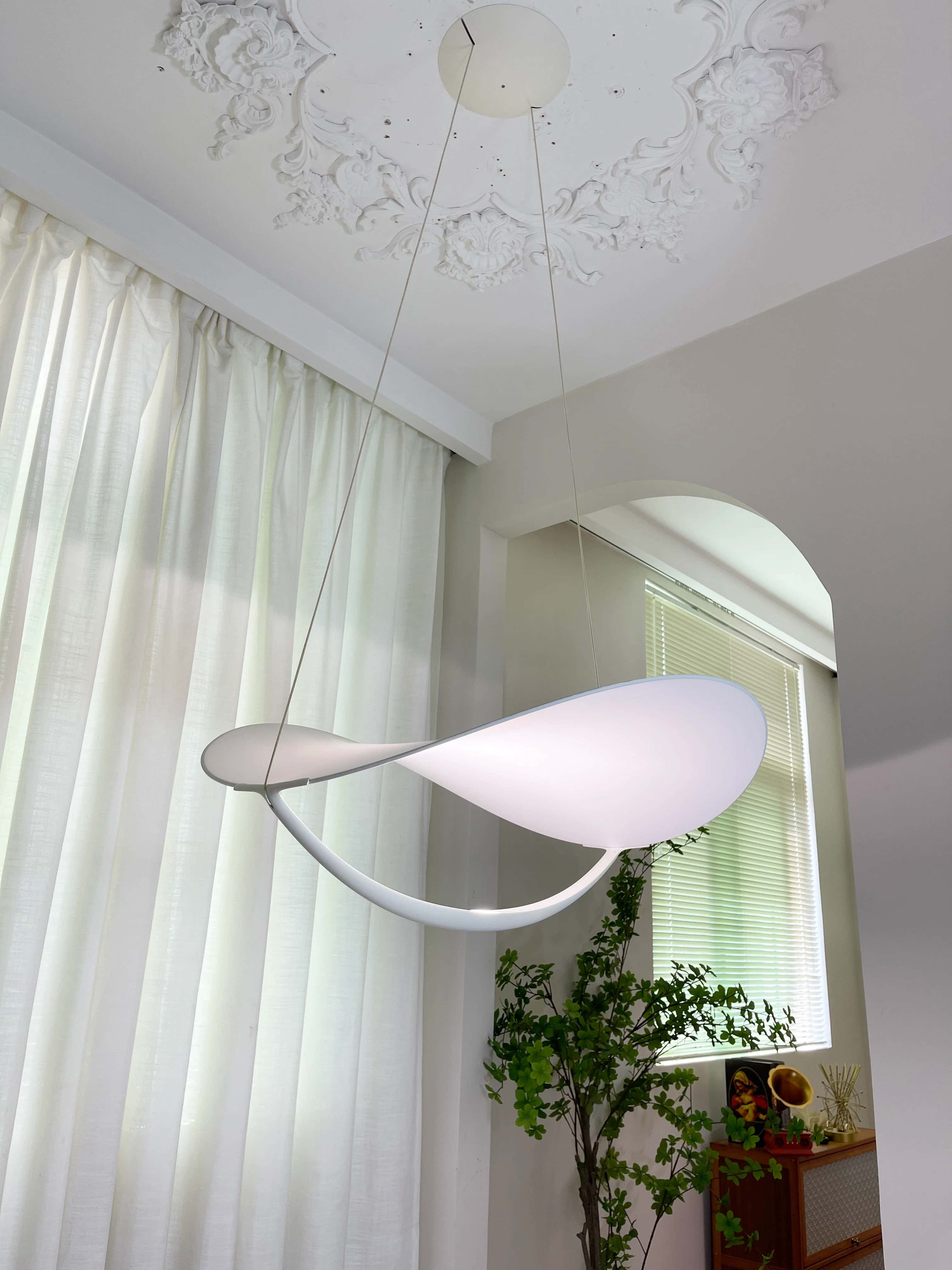 Luvra Floating Arc Pendant Light