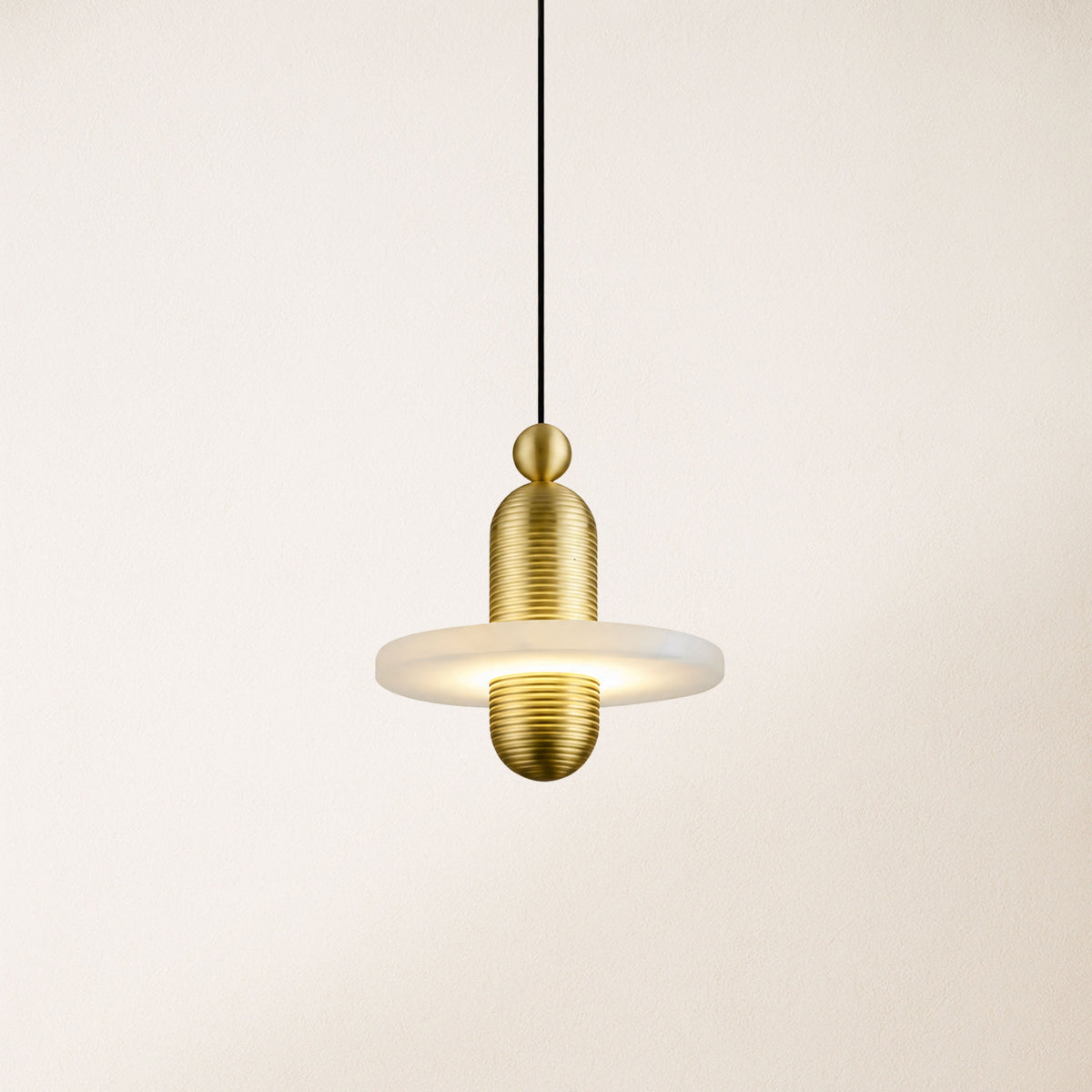 Median Mono Pendant Light