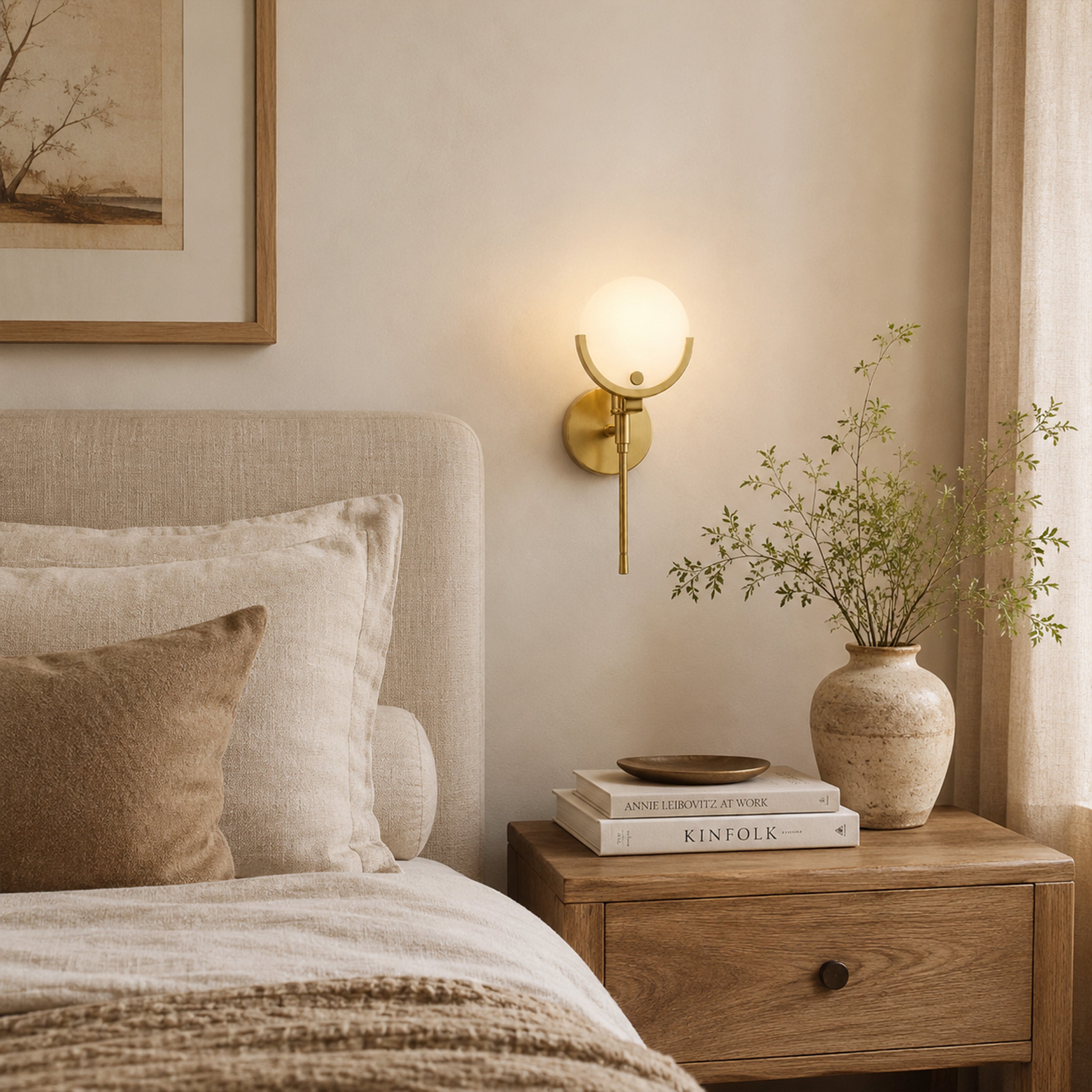 Alabaster Ava Brass Wall Lamp