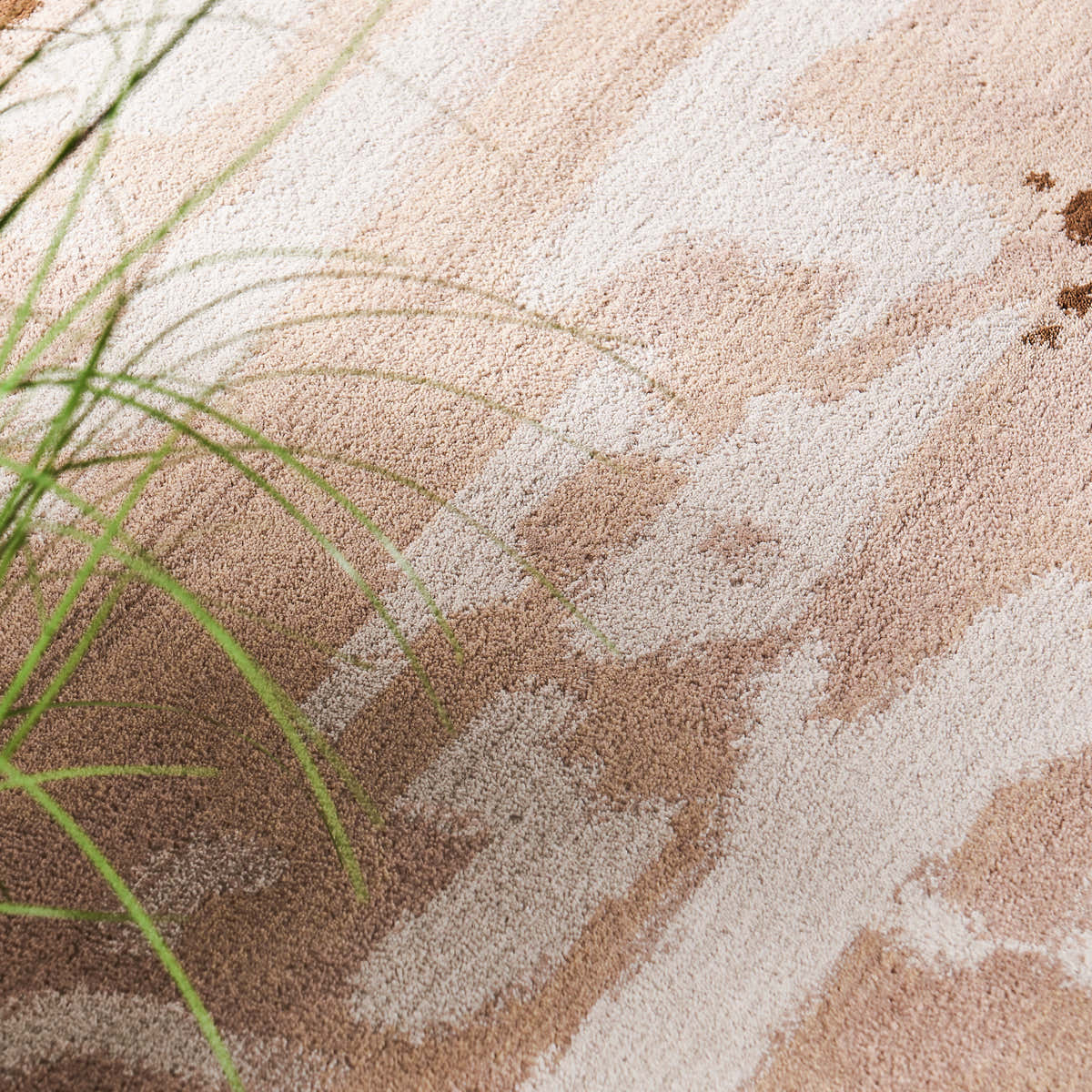 Soft rug texture for a summer dining room