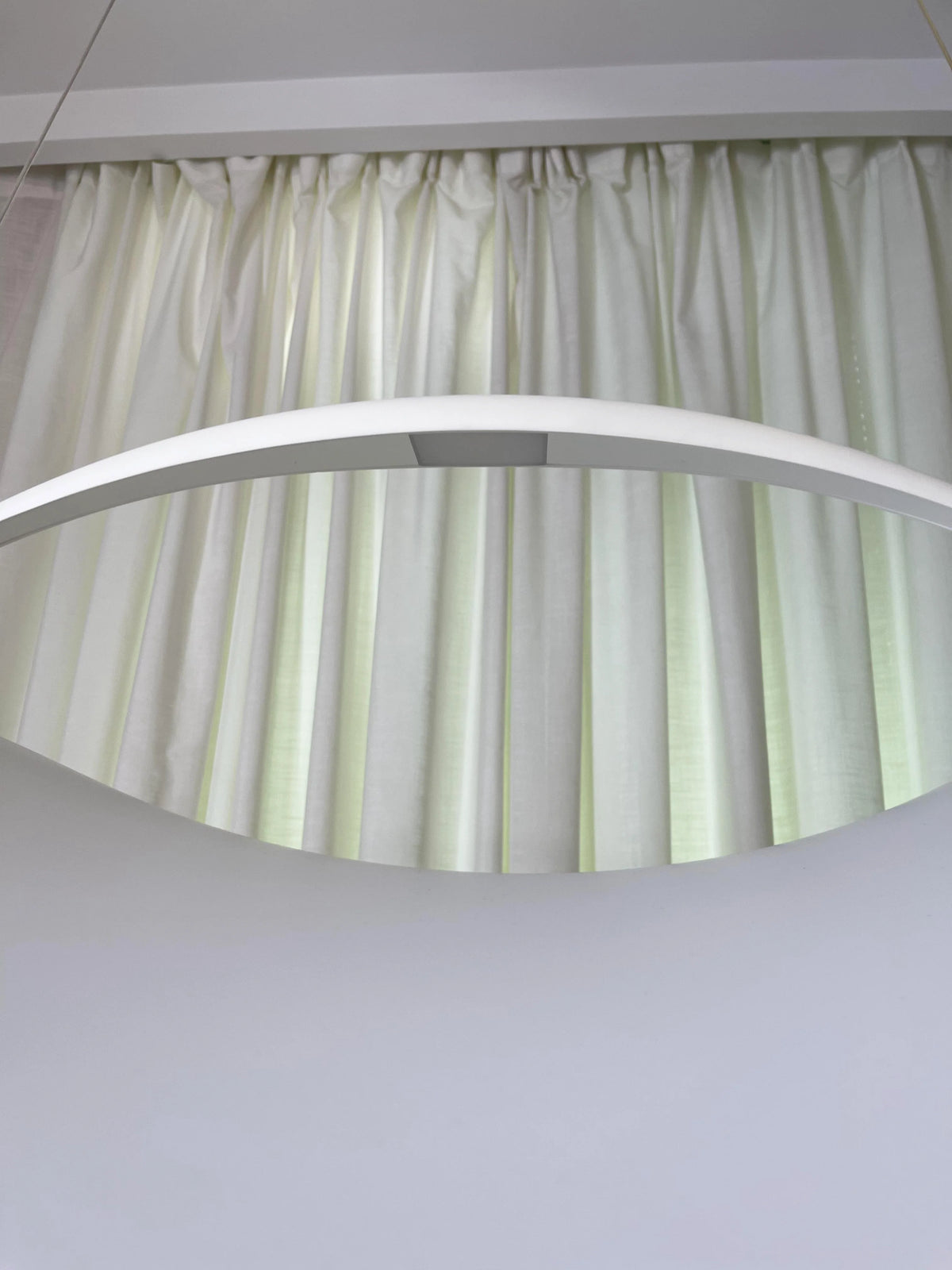 Luvra Floating Arc Pendant Light