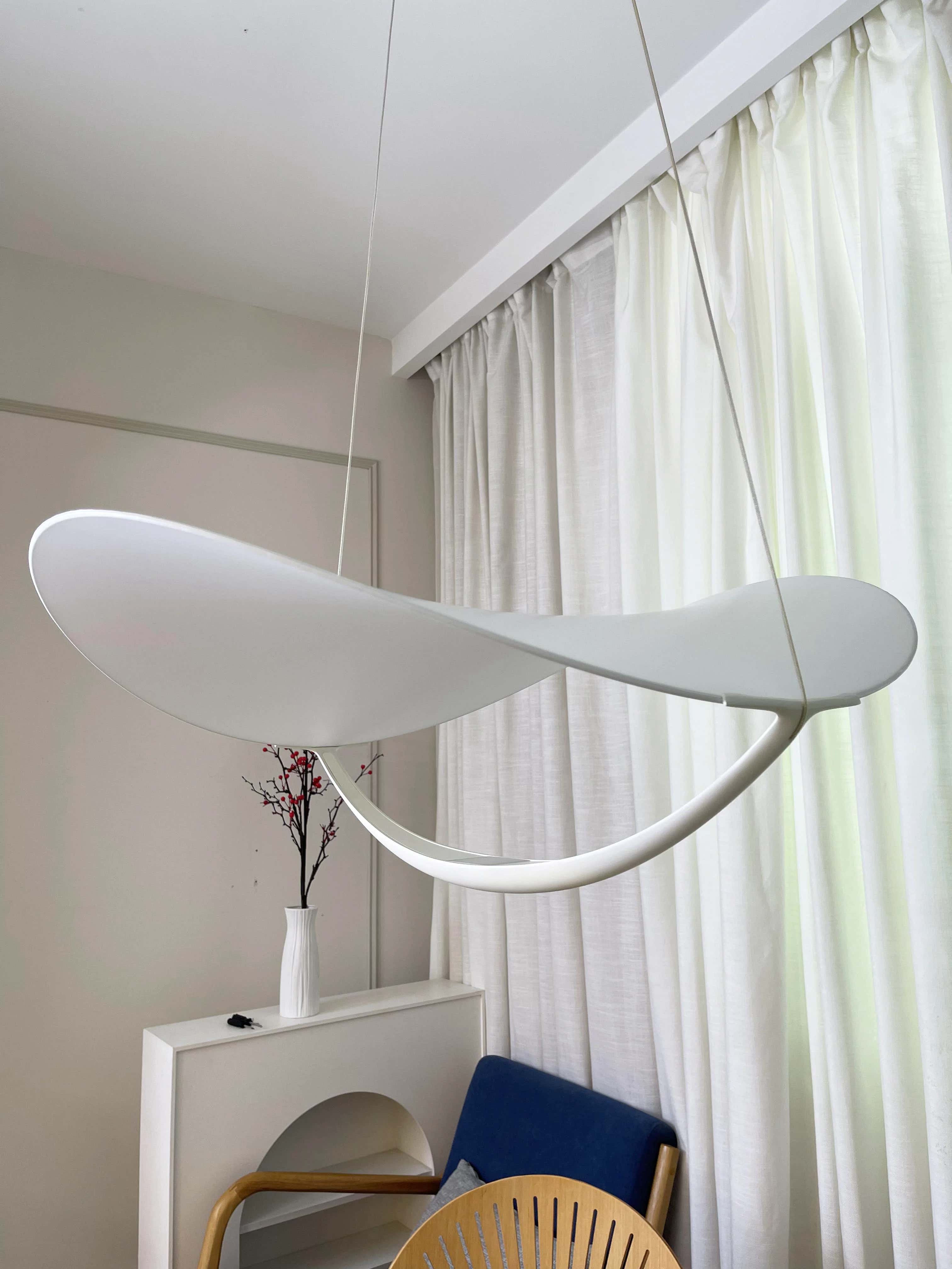Luvra Floating Arc Pendant Light